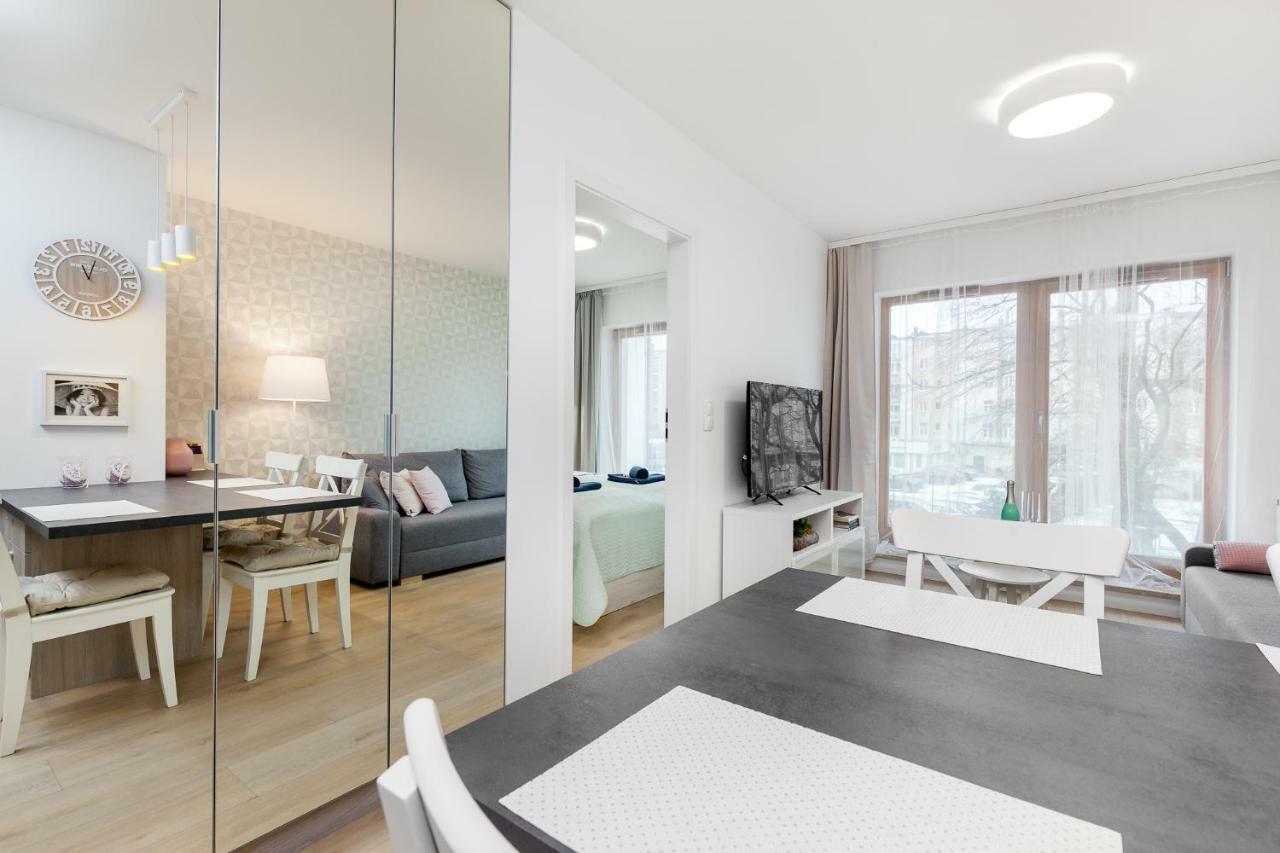 Apartamenty Black&White - Apartament Batory Five Gdynia Buitenkant foto