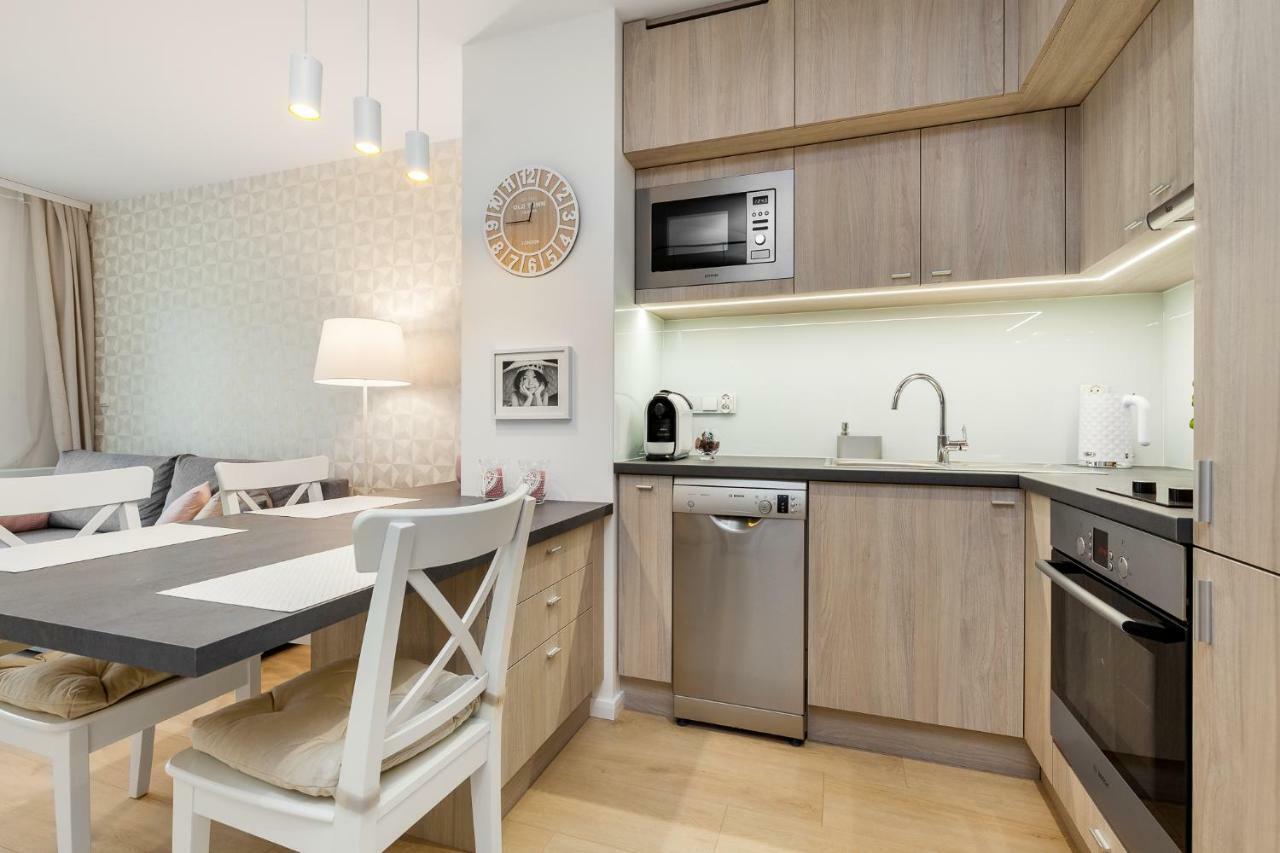 Apartamenty Black&White - Apartament Batory Five Gdynia Buitenkant foto